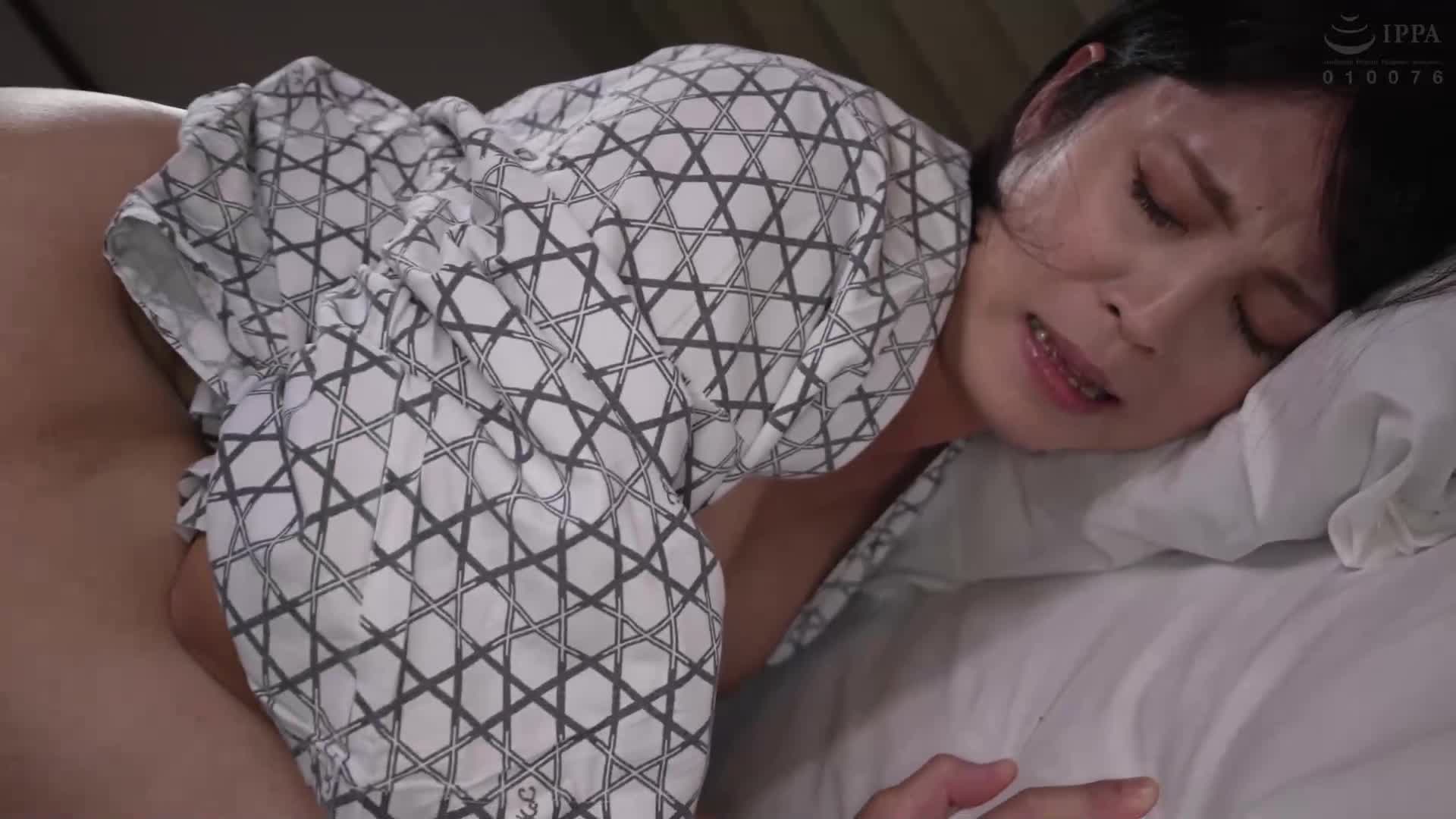 旅行中的母子二人組 玉城夏帆 - AV大平台 - 中文字幕，成人影片，AV，國產，線上看