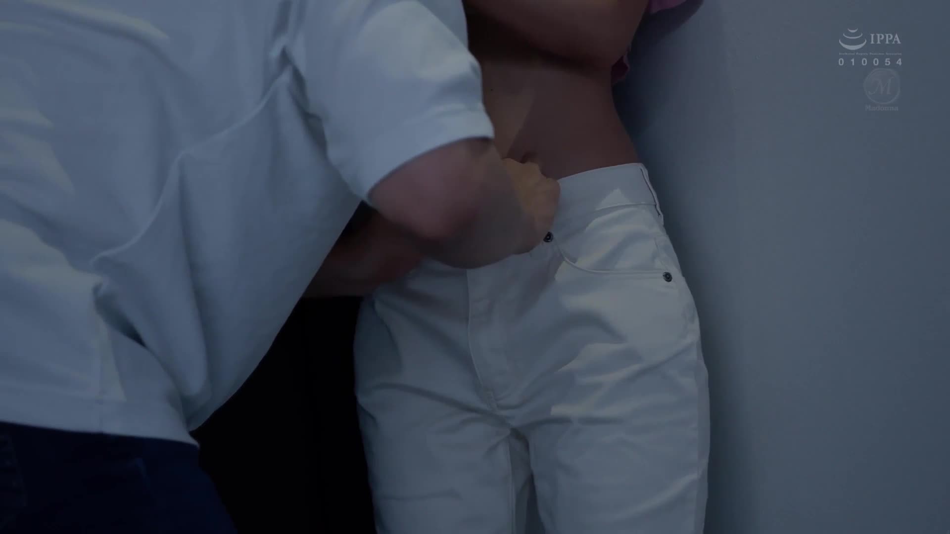 「我每週三天與妻子發生性關係。 」從一個自吹自擂每週和妻子發生性行為的朋友那裡，成功地將他的妻子每週5天、每次3到4次、總共18次中出，成功地搶走了她。市來真尋 - AV大平台 - 中文字幕，成人影片，AV，國產，線上看