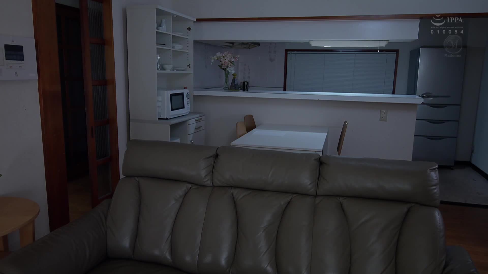 假裝親密的妹妹 哎呀？一直搖晃著胸部？‘假裝’L罩杯的破壞力！！ 庵姬花 - AV大平台 - 中文字幕，成人影片，AV，國產，線上看