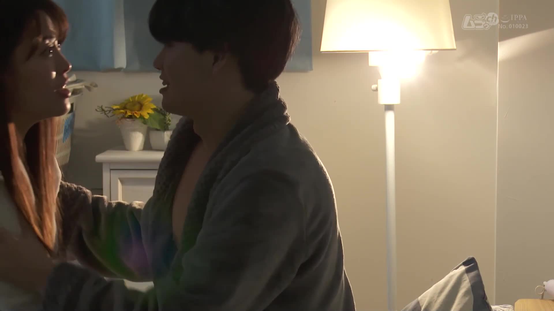 AV男優的內幕！2 拍攝後，在整理現場時，工作人員就在旁邊，無法忍耐地做了★ - AV大平台 - 中文字幕，成人影片，AV，國產，線上看