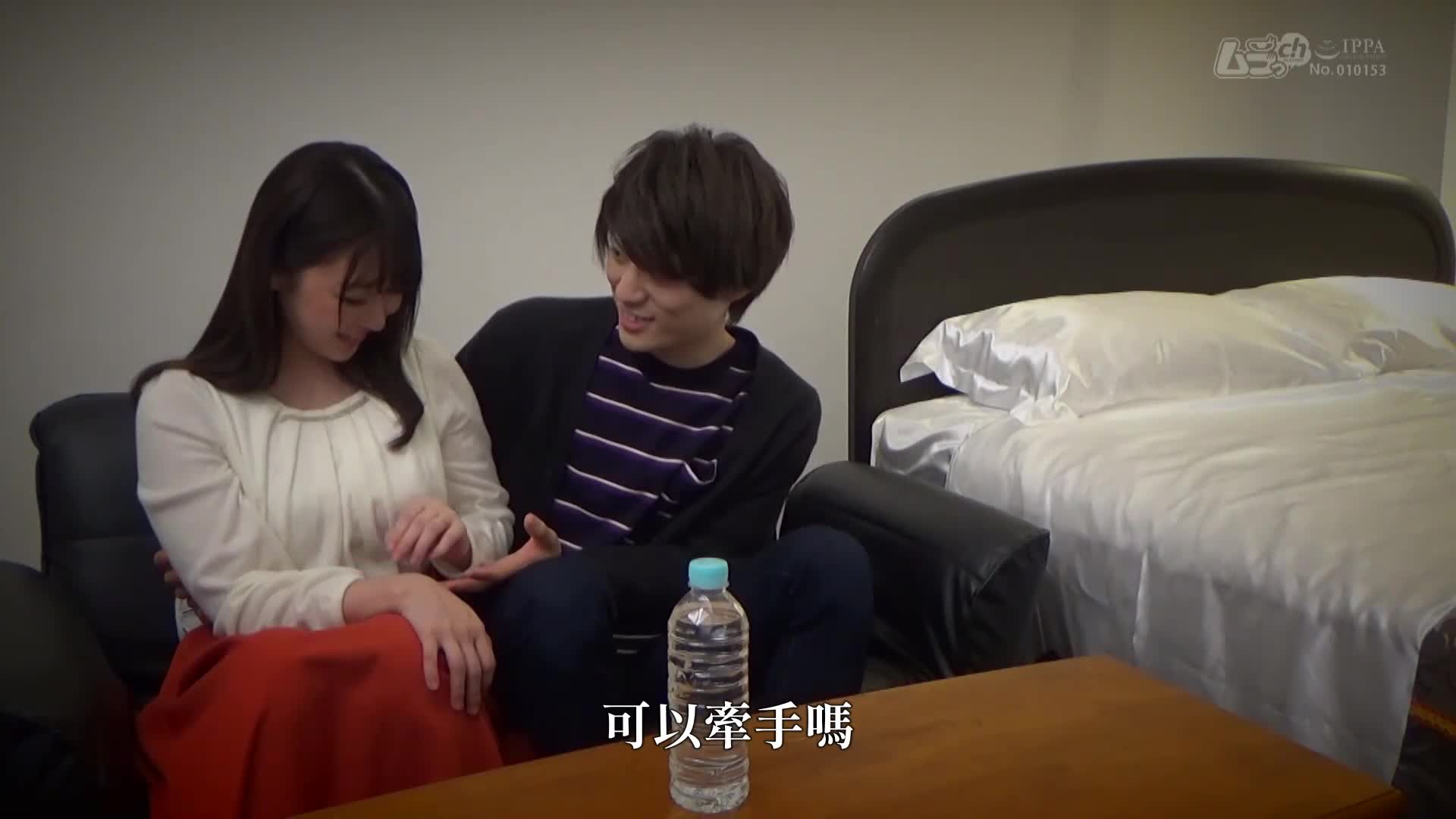 酒店偷窺感到沮喪已婚婦女與在約會中遇到的小男孩的第一次不忠性行為 - AV大平台 - 中文字幕，成人影片，AV，國產，線上看