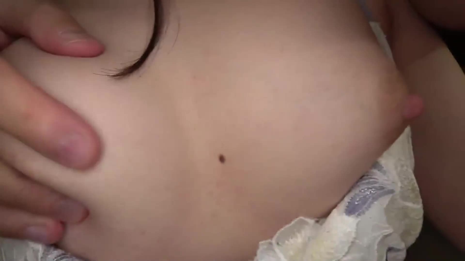 「想成為像心儀的女演員一樣！」天真無邪的笑容展現出來的小阿姐做出了重大決心！鼓起勇氣進行業餘電視首秀！一觸及敏感身體便立刻大洪水！ ？雖然羞澀地忍住聲音，卻流露出甜美聲音！盡情享受鬆軟的身體吧！ 【初拍】在網路上進行AV申請→AV體驗拍攝2342 - AV大平台 - 中文字幕，成人影片，AV，國產，線上看