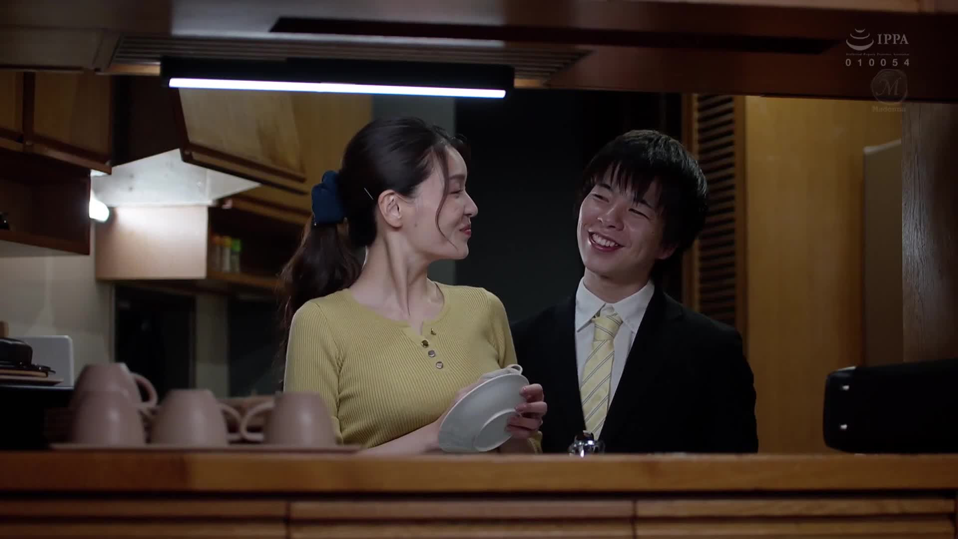 我從一個自誇每週和妻子發生性行為3次的朋友那裡，成功地將他的妻子每週5天、每次3到4次、總共18次中出。橘瑪麗 - AV大平台 - 中文字幕，成人影片，AV，國產，線上看