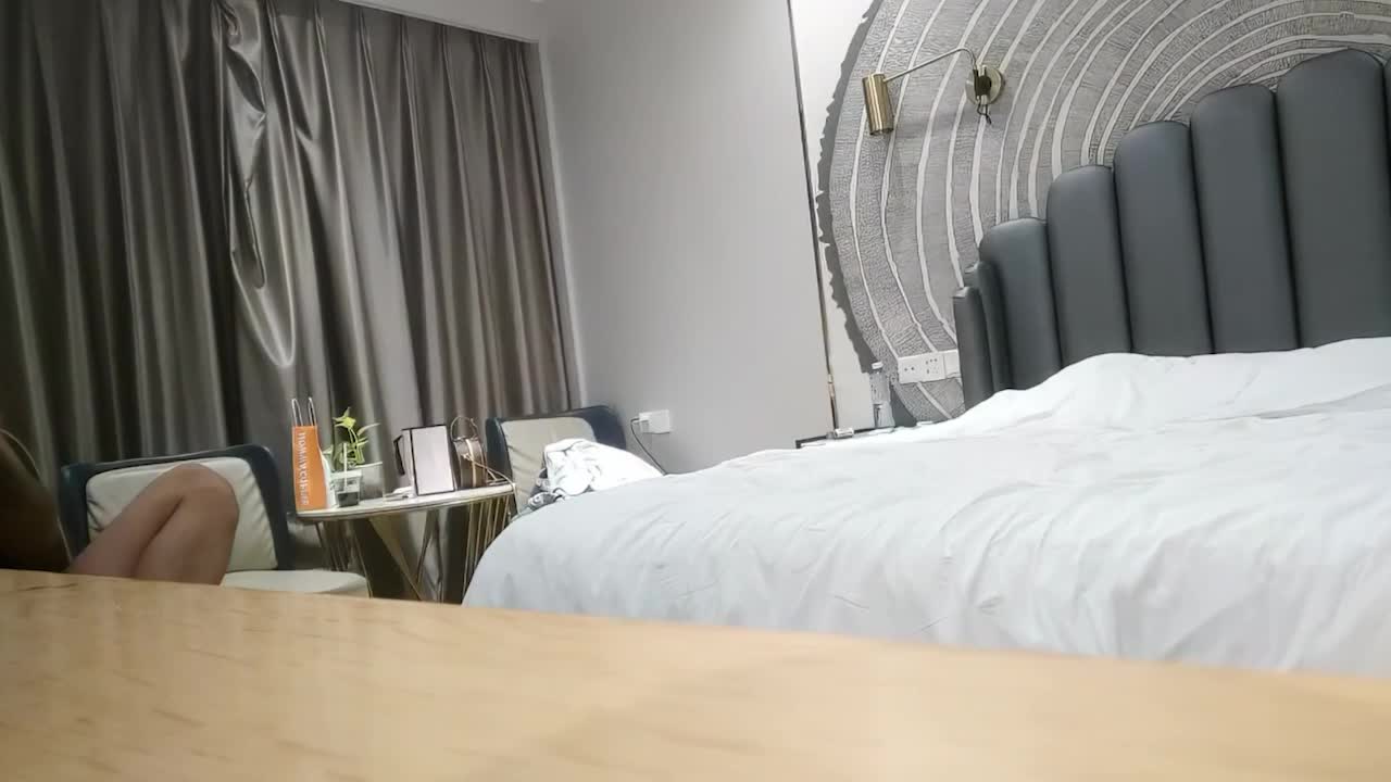 阿剛探花約到極品反差兼職空姐，高顏值黑絲美腿，禦姐叫床蘿莉音，舔屁眼的時候還主動搖屁股 - AV大平台 - 中文字幕，成人影片，AV，國產，線上看