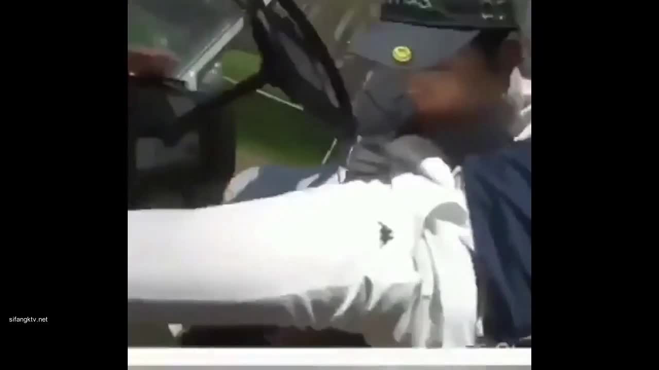 【最新國內暗黑KTV】小姐姐們各種玩 真空露點裸體陪玩，只有你想不到的 - AV大平台 - 中文字幕，成人影片，AV，國產，線上看