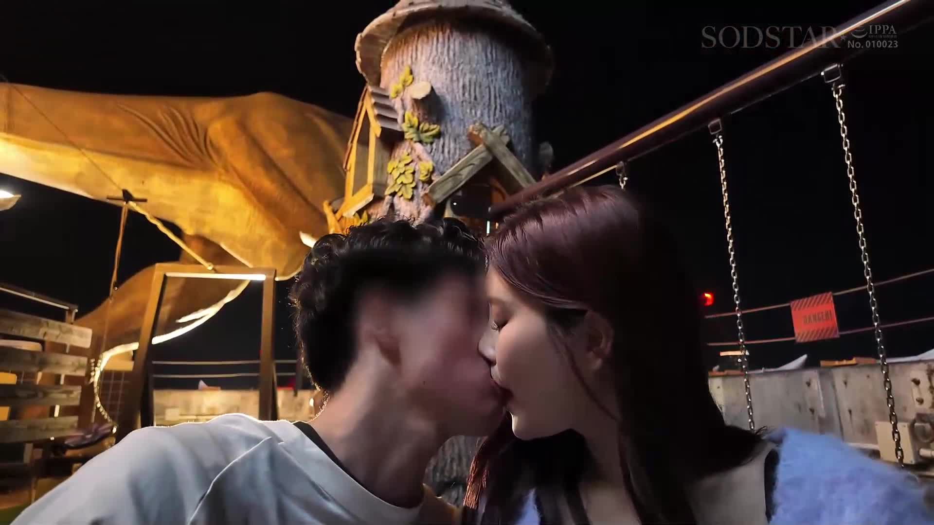 金曜晚上，與當地朋友一起而不是男朋友一起參加。我們像學生一樣玩得很累。在一家情侶酒店裡第一次看到的“貪心女孩臉”，無法控制自己，甚至到了早上仍像瘋狂一樣繼續性行為。 神木麗 - AV大平台 - 中文字幕，成人影片，AV，國產，線上看