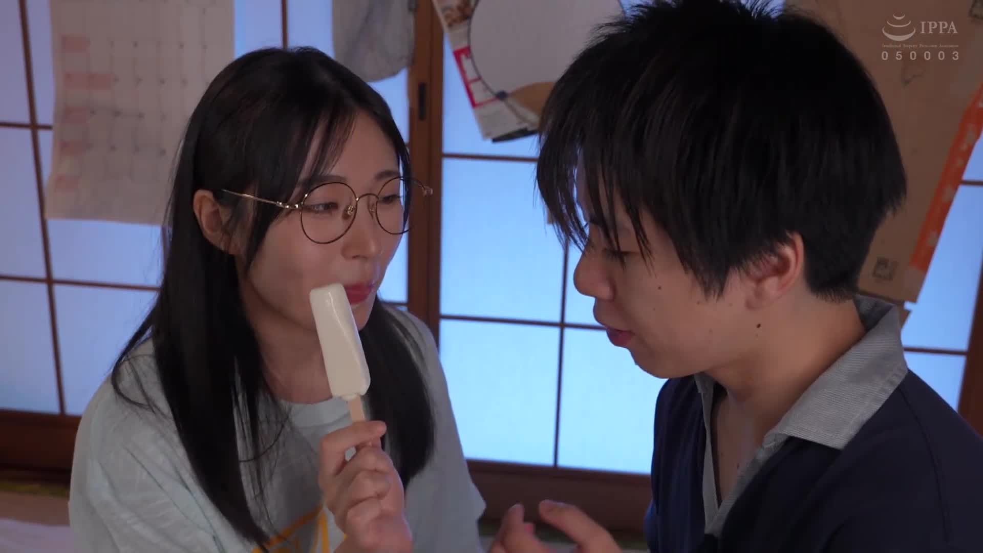 喪女卻放蕩不羞，我愛上了自甘墮落的義姊，她察覺了我的心意，讓我們度過了一個夏天的短暫性愛回憶。 皆月光 - AV大平台 - 中文字幕，成人影片，AV，國產，線上看