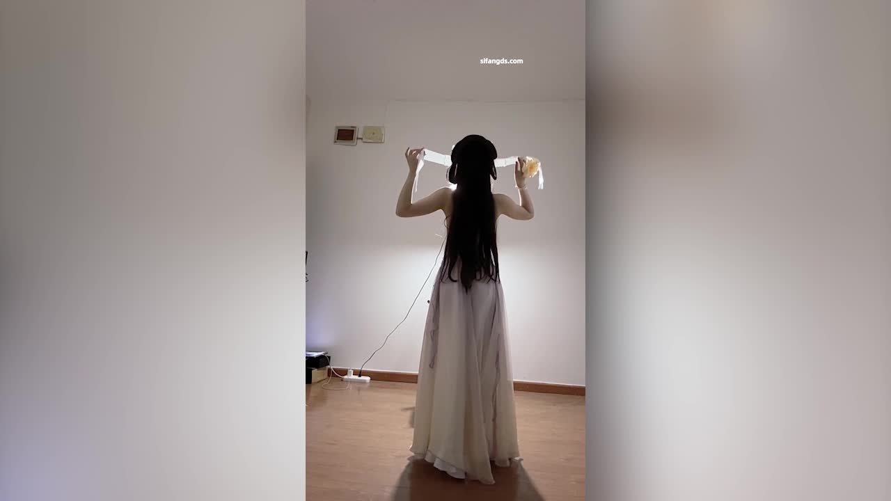 【核彈】裸舞天花板【以安】 - AV大平台 - 中文字幕，成人影片，AV，國產，線上看