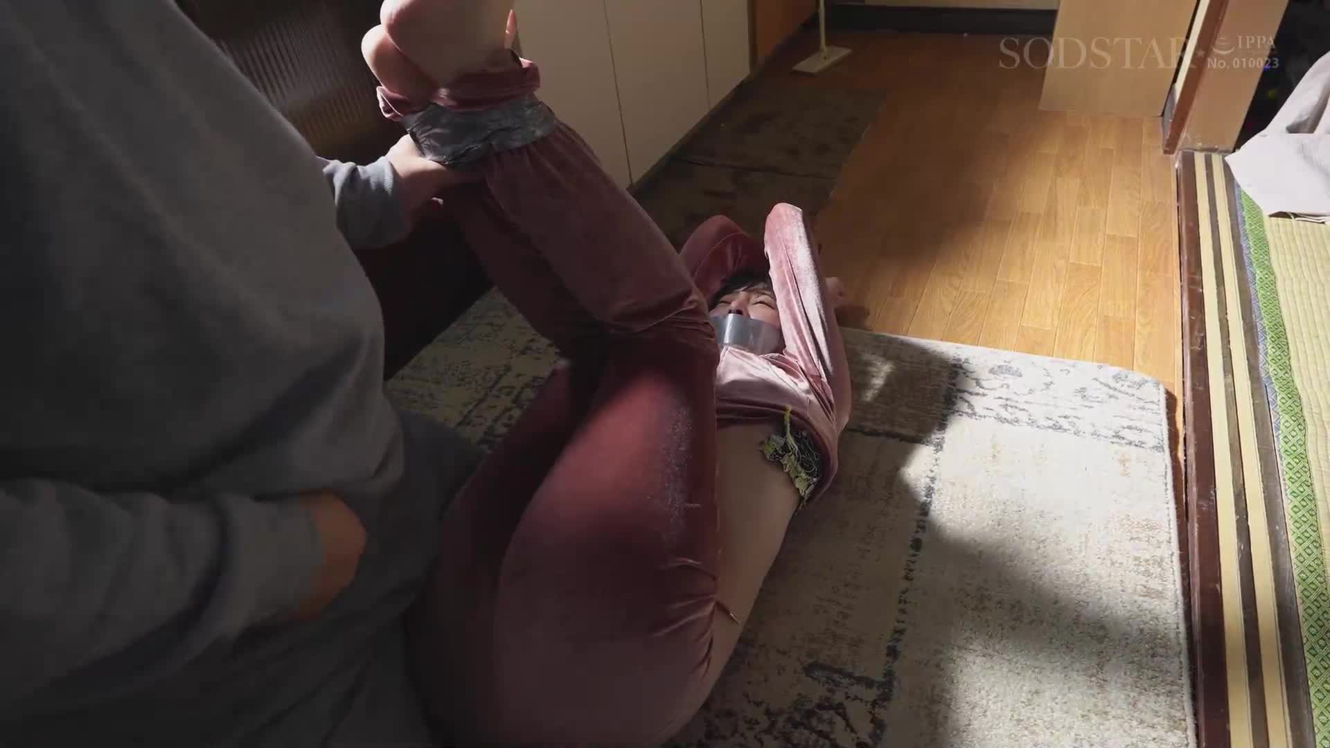 北關東：丈夫住院期間，輕輕奢華的溫和不良妻子夏目響被束縛飼養，帶著明顯的小褶皺被浮出的絨布衫 - AV大平台 - 中文字幕，成人影片，AV，國產，線上看