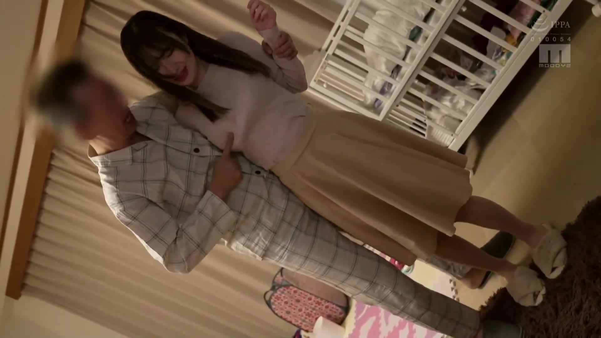 揺著嬰兒車的同時，絕對看不起我們夫妻的鄰居巨乳妻，在她產後處女被奪走後，長時間痙攣高潮並失禁了（笑） 堀田真央 - AV大平台 - 中文字幕，成人影片，AV，國產，線上看