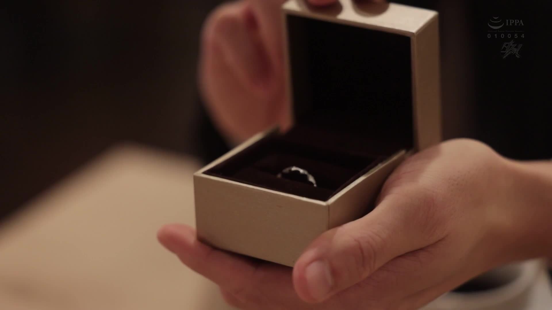 兩人最強。原本以為愛情只是被創造出來的，卻愛得深沉到捨棄一切的純愛女同性戀性愛。美園和花 末廣純 - AV大平台 - 中文字幕，成人影片，AV，國產，線上看