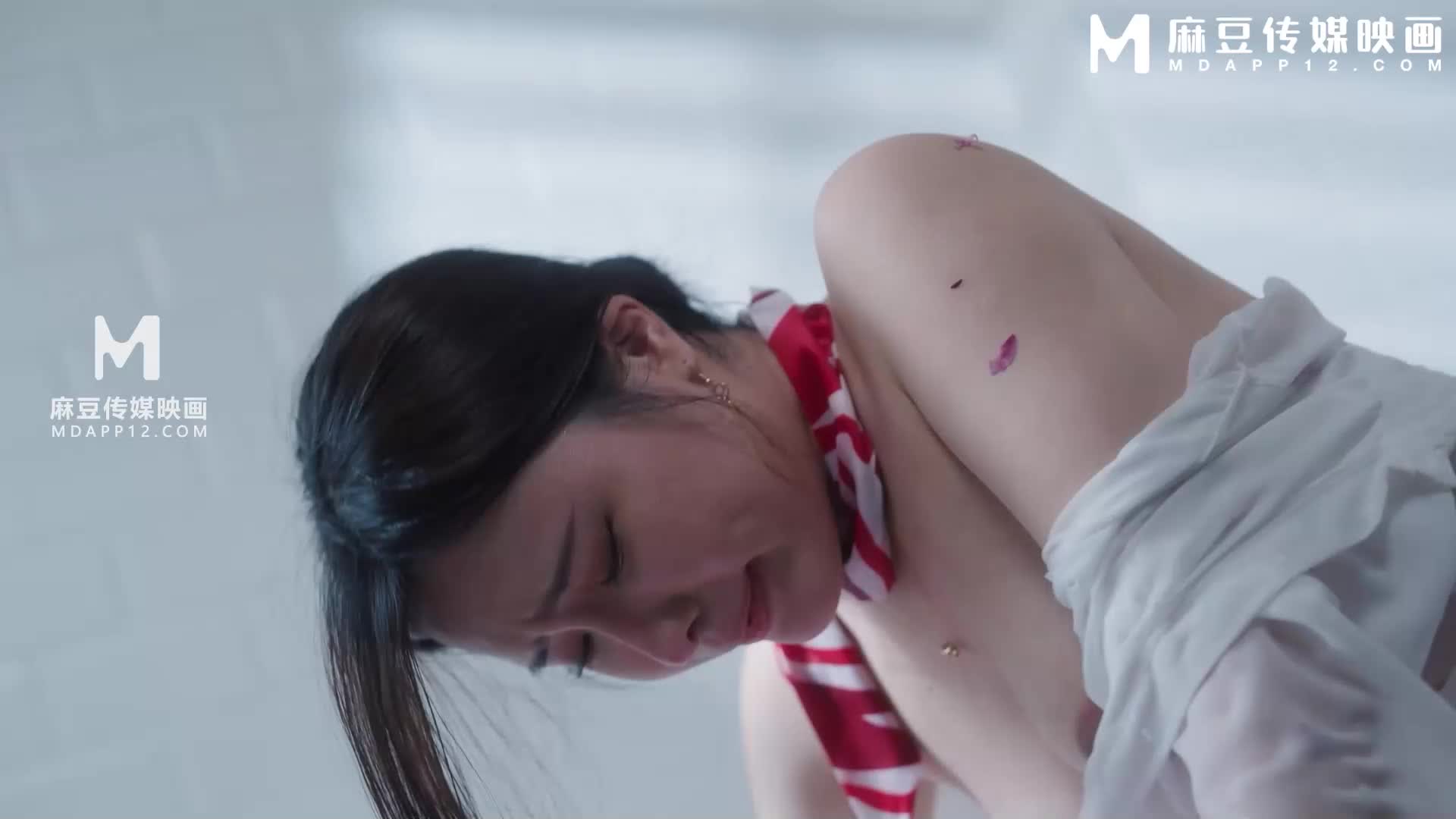 藍天航空公司的空姐EP1 升遷下的性愛調教 艾熙 艾悠 - AV大平台 - 中文字幕，成人影片，AV，國產，線上看