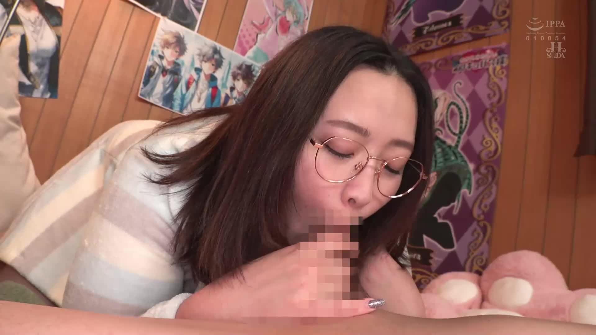 從兒童房間一步也不走出去的陰獸宅女0分的姐姐，多年來的隱居生活造就超巨乳＆超大屁股！為了與尚未見過的真正陽具對戰而進行自慰鍛煉。姐姐作為性伴侶已經升級到120分的淫蕩身體水準。-藤澤麗央 - AV大平台 - 中文字幕，成人影片，AV，國產，線上看