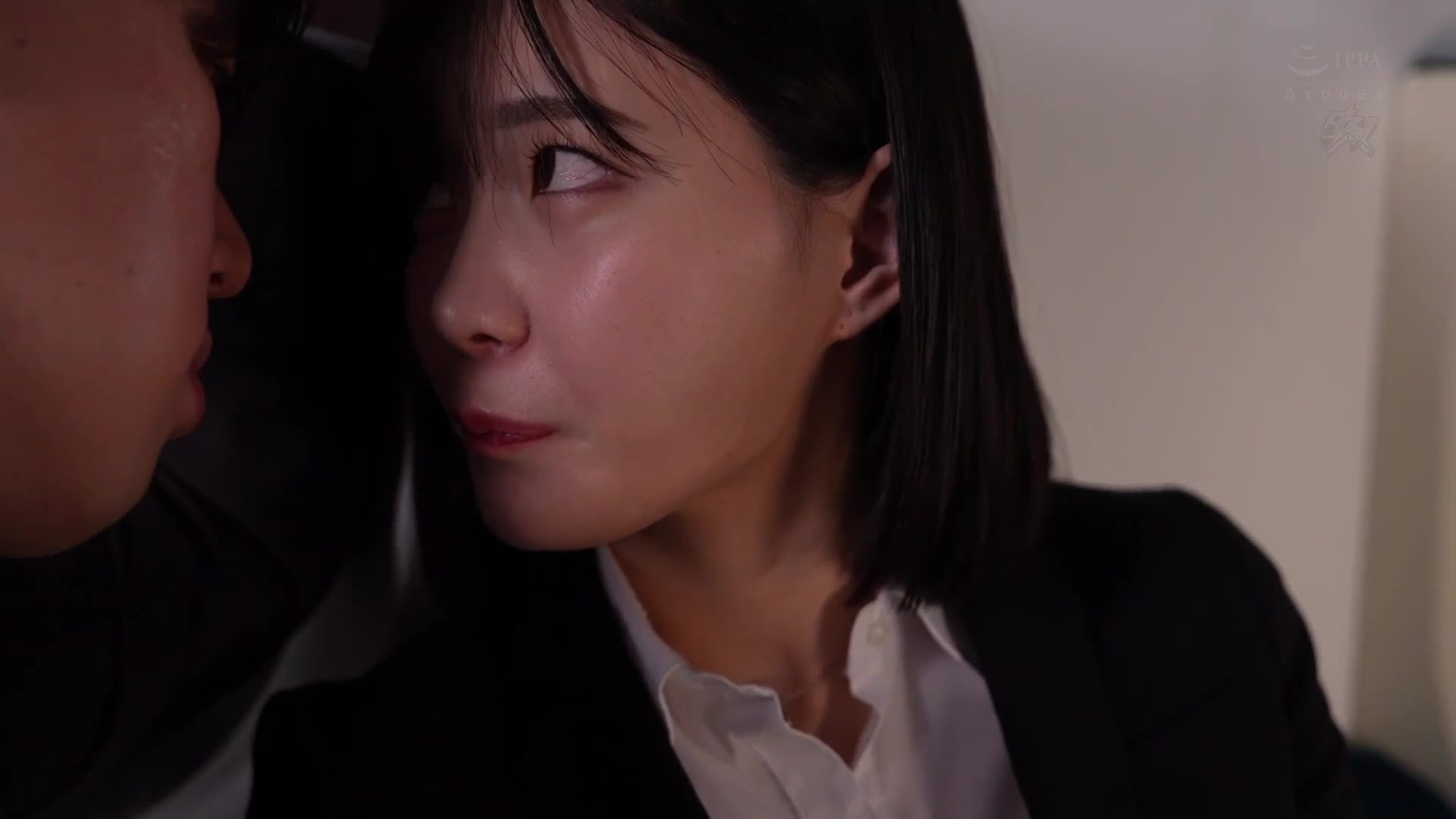 因婚外情而被禁止接觸兩年後，他無法抗拒，一次又一次地與她發生性關係。美谷朱音 - AV大平台 - 中文字幕，成人影片，AV，國產，線上看