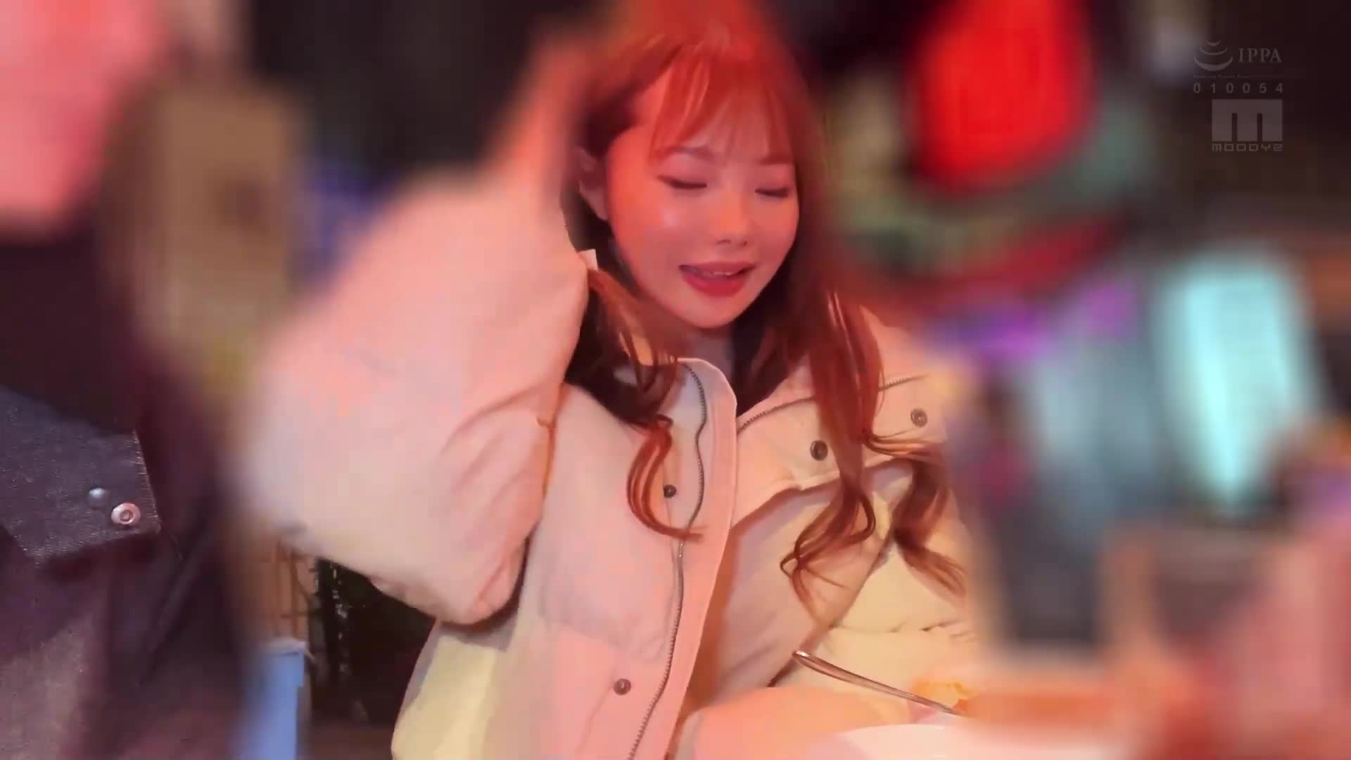 當一直以來和好友相處融洽的青梅竹馬在男友出軌的時候帶她去戶外約會，結果發生了神奇的情節！我們在旅館過夜，一邊聽她抱怨一邊做出軌的事，直到天亮。 松本一香 - AV大平台 - 中文字幕，成人影片，AV，國產，線上看