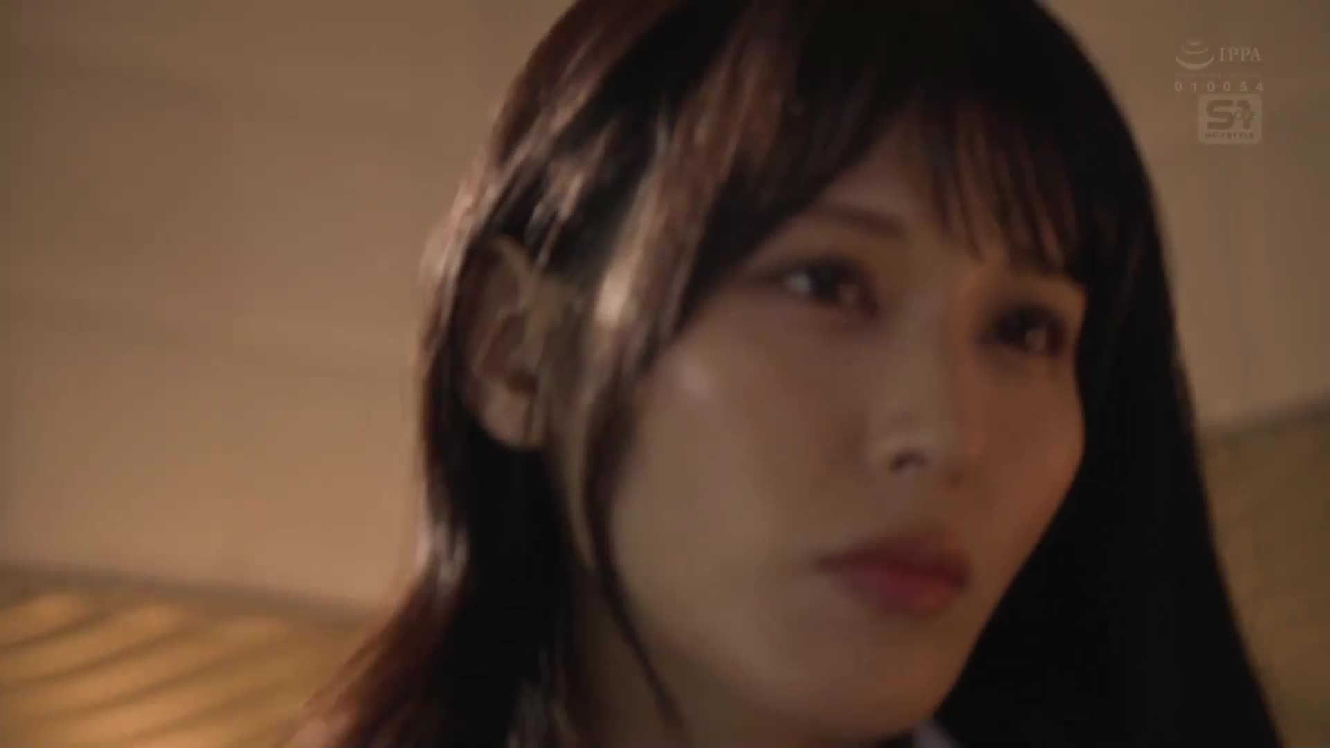 美麗的女上司和愛妻家的我，在同一個房間裡只有一張床。在出差地被盡情榨取直到清晨的NTR共用房間 金松季步 - AV大平台 - 中文字幕，成人影片，AV，國產，線上看