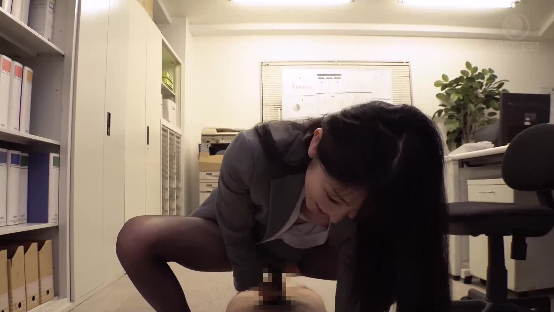 [VIP會員點播]比起她的口交更舒服吧？&quot;在加班時，在辦公室裡和美麗的已婚女上司挑逗下無法忍耐的成熟吸吮技術，射精後還是持續被深深吞嚥13次。 森日向子 - AV大平台 - 中文字幕，成人影片，AV，國產，線上看