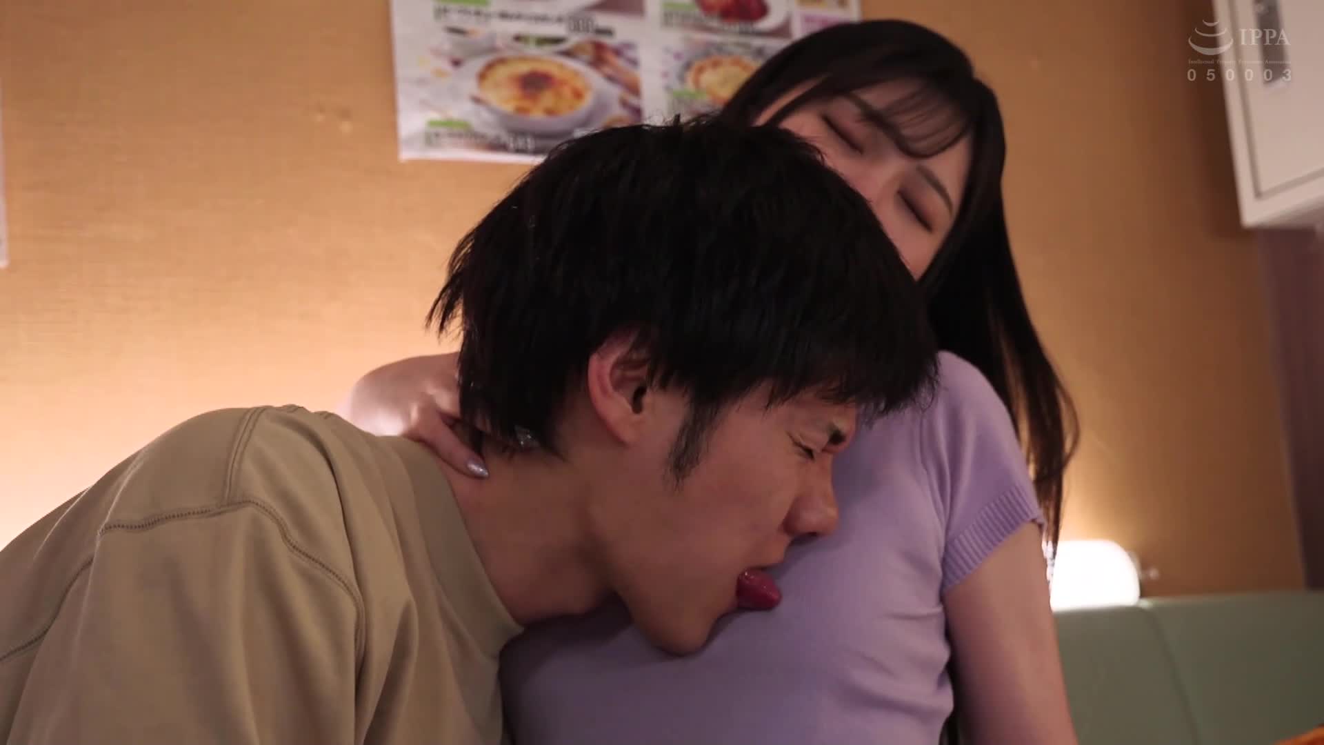 隨處口交的女人傳言。交往後立刻分手的她，不論在哪裡都會用舌頭為男友的陰莖服務的吸吮戀派-藍芽水月 - AV大平台 - 中文字幕，成人影片，AV，國產，線上看