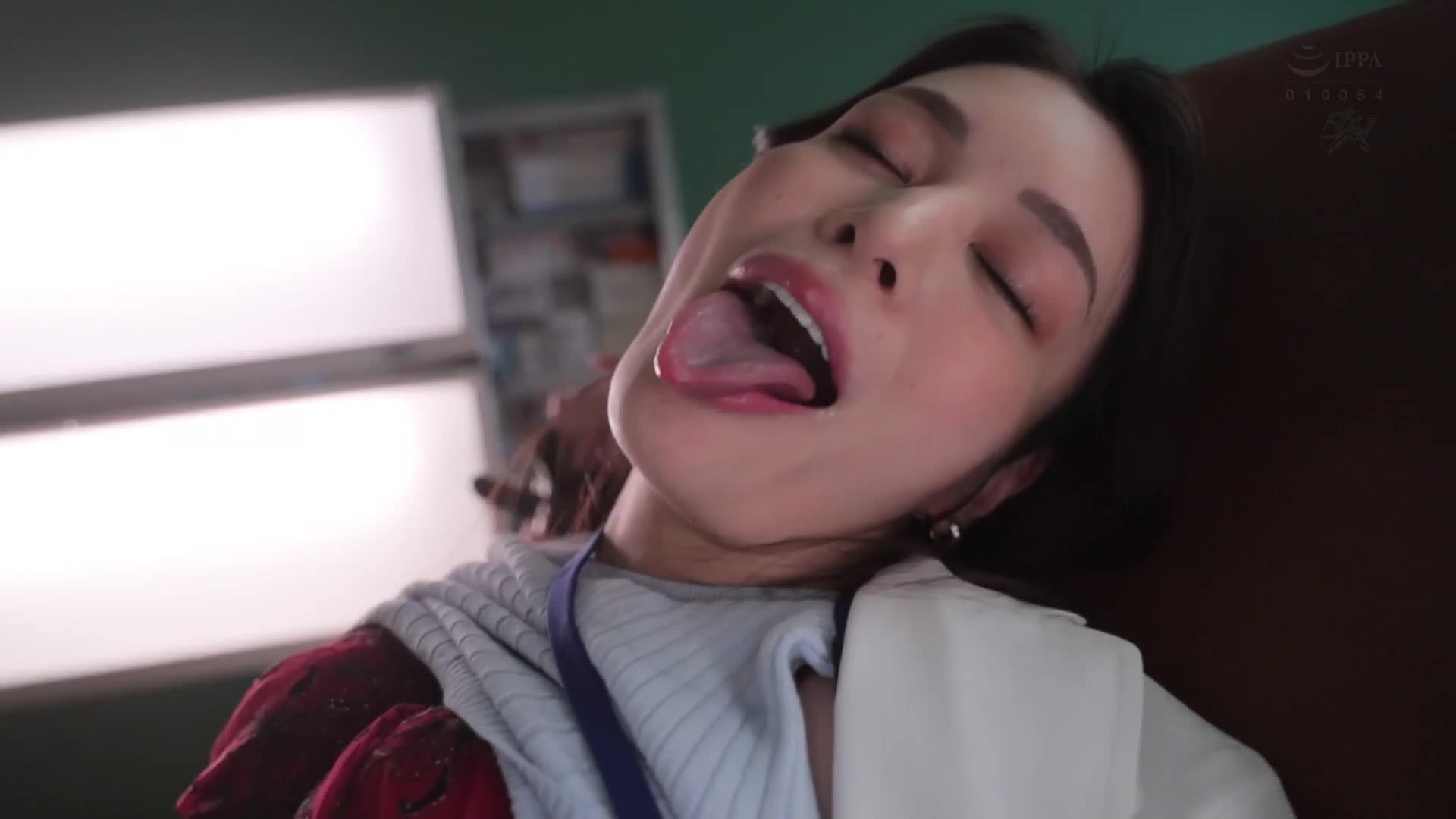 討厭的同事在比賽中輸給了他，被使用在考試中的媚藥，讓她全身變成性感帶，不斷失禁高潮的女醫生。橘瑪麗 - AV大平台 - 中文字幕，成人影片，AV，國產，線上看