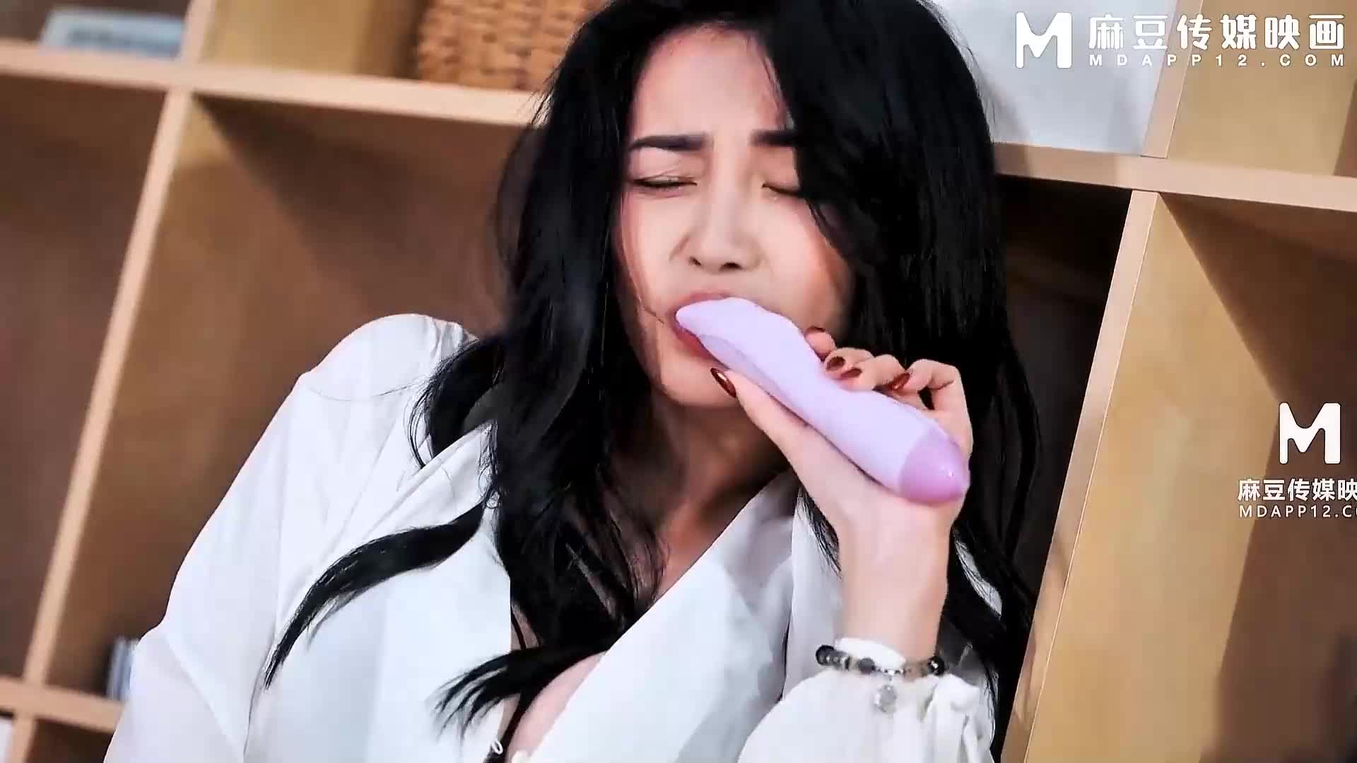 工人強插色氣人妻・背著殘疾丈夫狂抽猛幹 - AV大平台 - 中文字幕，成人影片，AV，國產，線上看