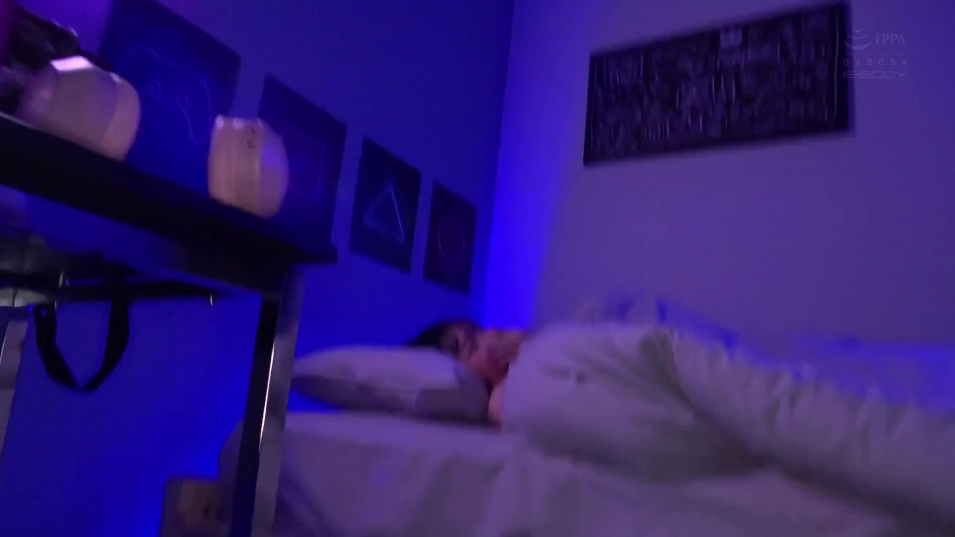 e-運動電子競技全國前八名的美少女職業遊戲玩家，脫掉後竟然是作弊級的羅莉G罩杯巨乳，進入AV模式的首次亮相。中山美月 - AV大平台 - 中文字幕，成人影片，AV，國產，線上看