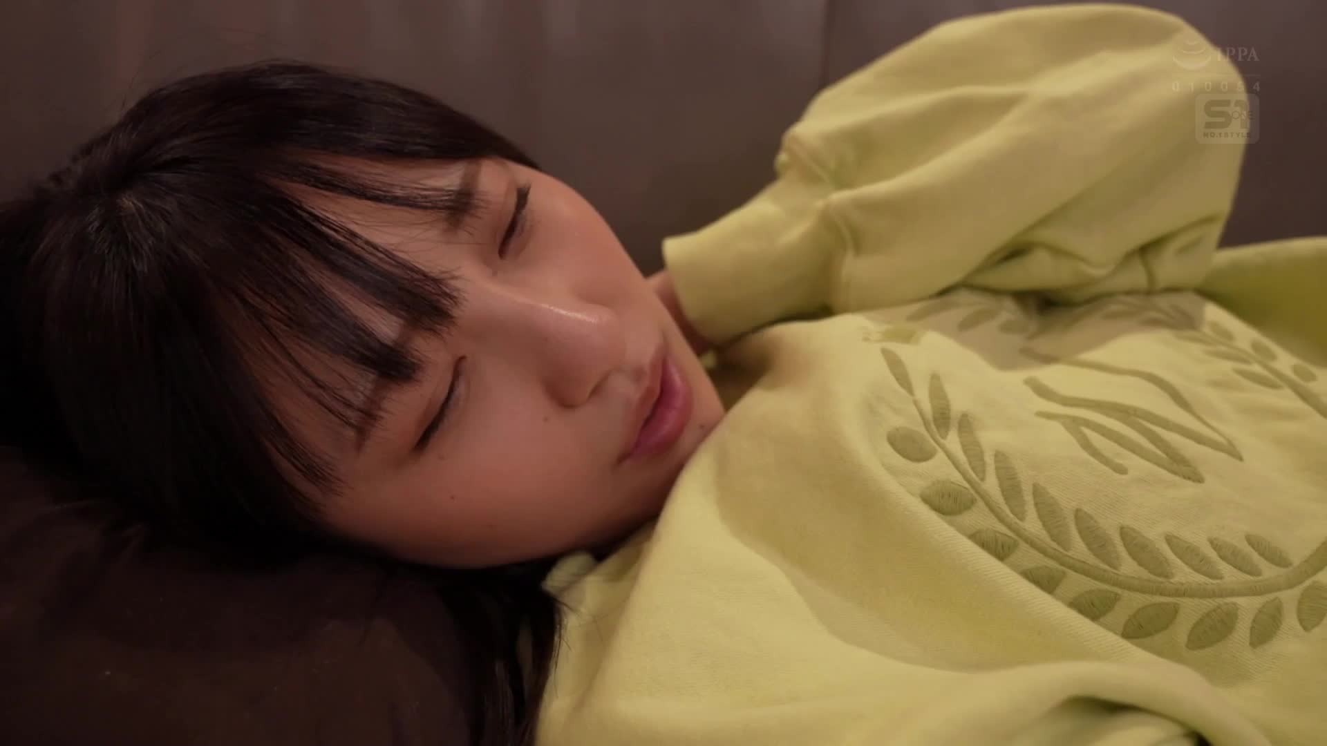 兼職店長和女大生錯過了末班車...在旅館裡沉溺於甜蜜而令人心碎的濃厚性交。不應該的純愛共享房NTR 新木希空 - AV大平台 - 中文字幕，成人影片，AV，國產，線上看