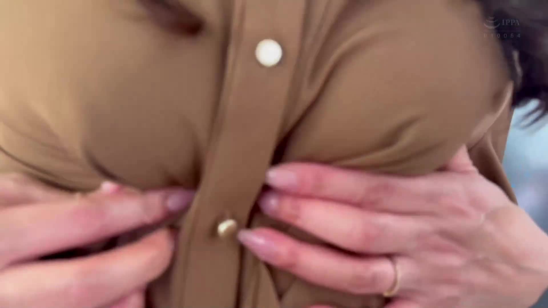 我是班級委員，是唯一知道學生指導老師的另一面的人。放學後，我看到這位學校裡最認真的女教師在校園裡暴露自己。北條麻妃 - AV大平台 - 中文字幕，成人影片，AV，國產，線上看