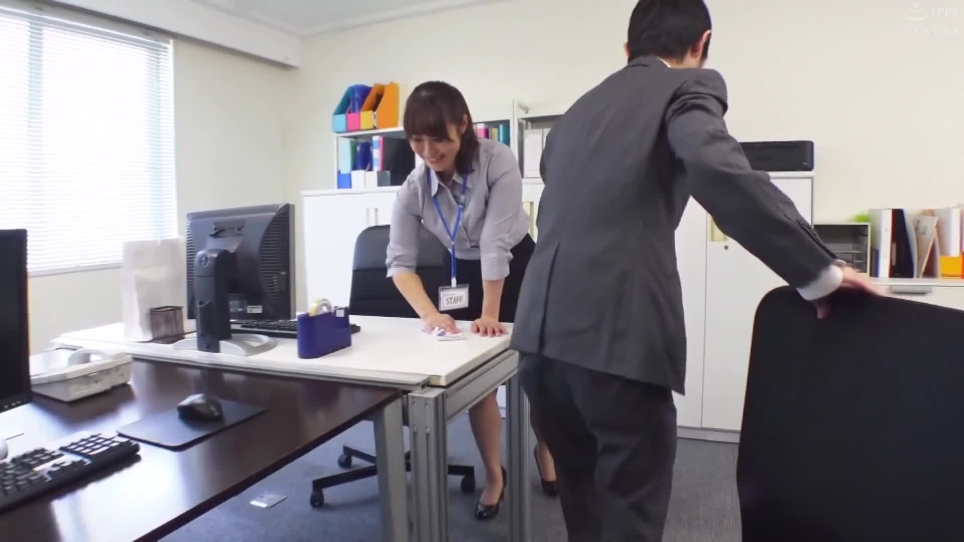 在兼職的地方遭到性騷擾，反而讓已婚的女人陷入發情狀態4小時 - AV大平台 - 中文字幕，成人影片，AV，國產，線上看