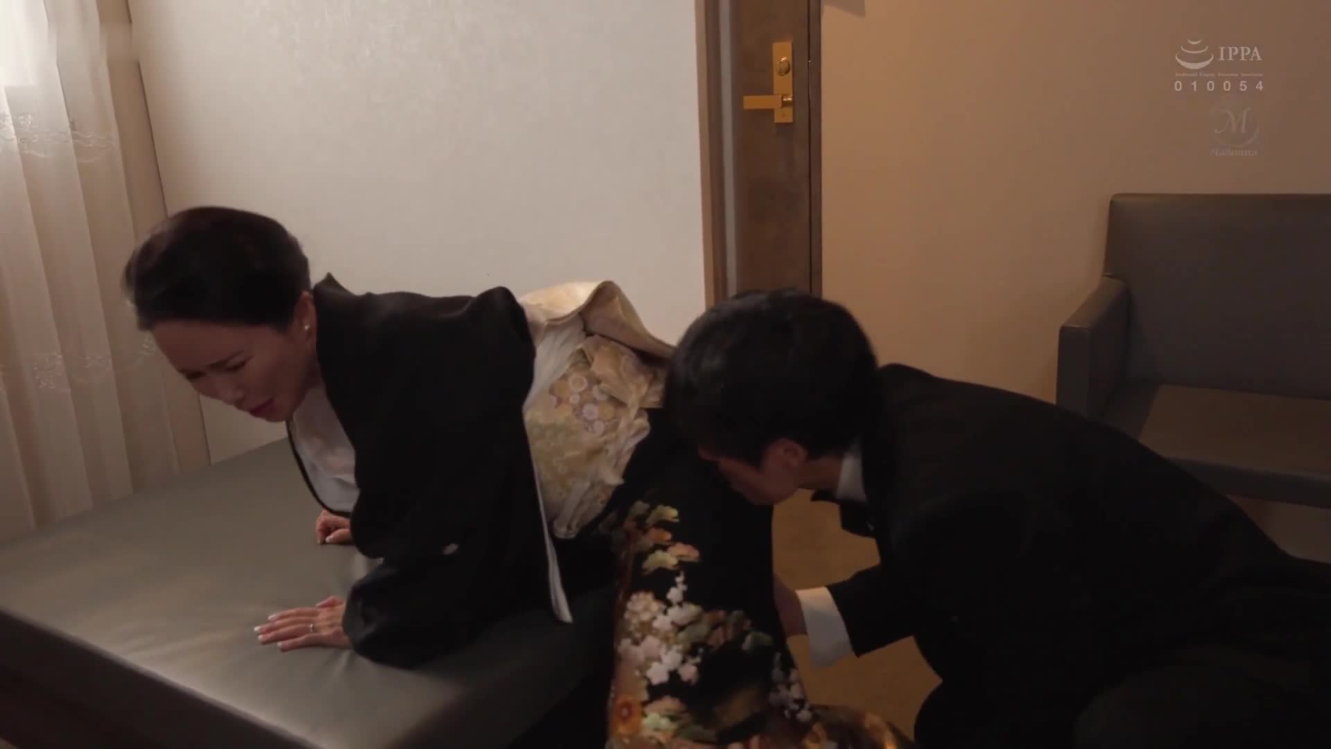 [AI解碼版]看著女兒的幸福……。在婚宴上被女婿●辱的母親 水野優香 - AV大平台 - 中文字幕，成人影片，AV，國產，線上看