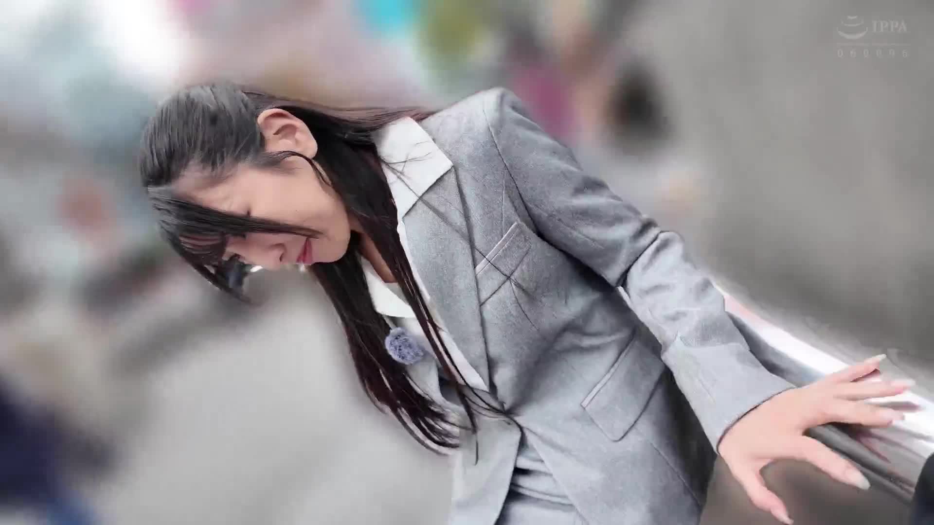 素人美少女和遙控震動器的散步 - 黑色絲襪敏感事業女性篇 -「我已經無法忍受了...//」在人潮中，黑色絲襪美腿不停顫抖地高潮！在人生中第一次羞恥遊戲中意外地打開了色情開關！在車上勇敢地自慰！最後在酒店裡... - AV大平台 - 中文字幕，成人影片，AV，國產，線上看