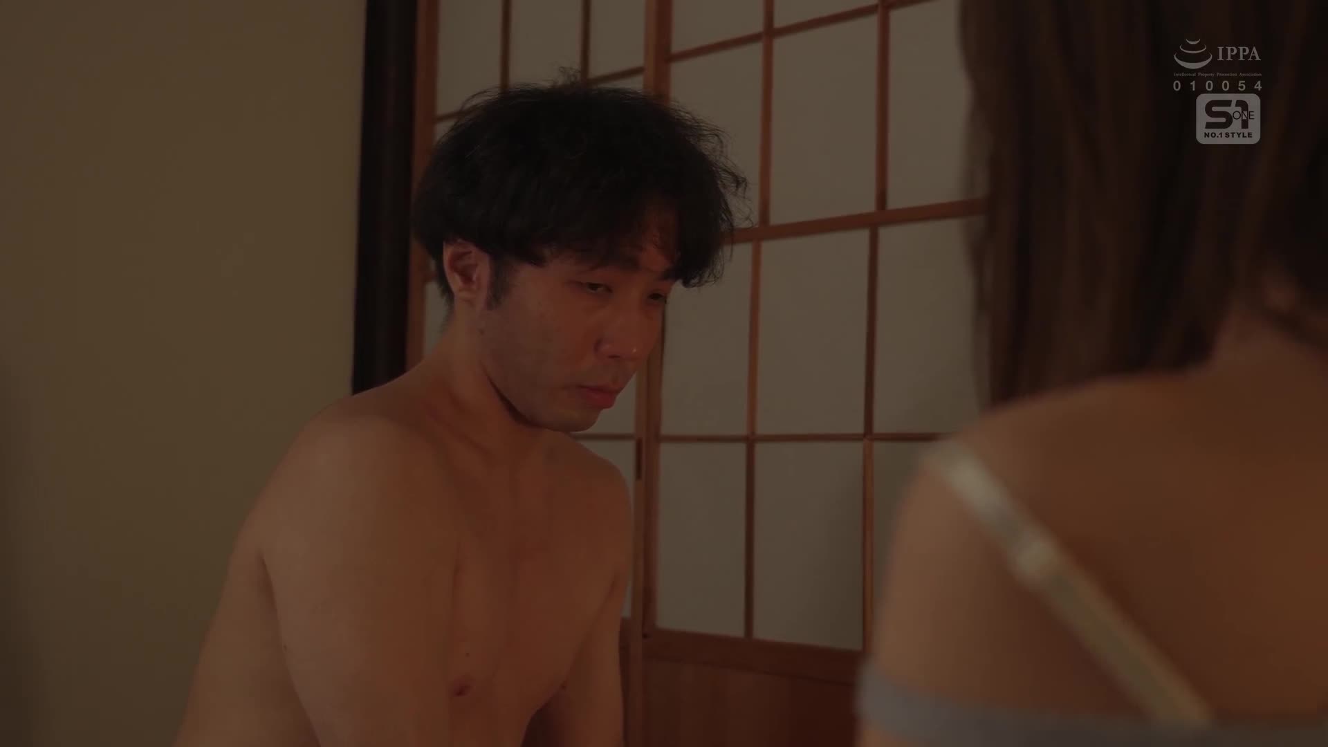 年末年始、古老學生宿舍裡女學生和管理員獨處......禁忌情節勾起中年男性的慾望，年輕少女的溫柔呼應，兩人不斷融合。 兒玉七海 - AV大平台 - 中文字幕，成人影片，AV，國產，線上看