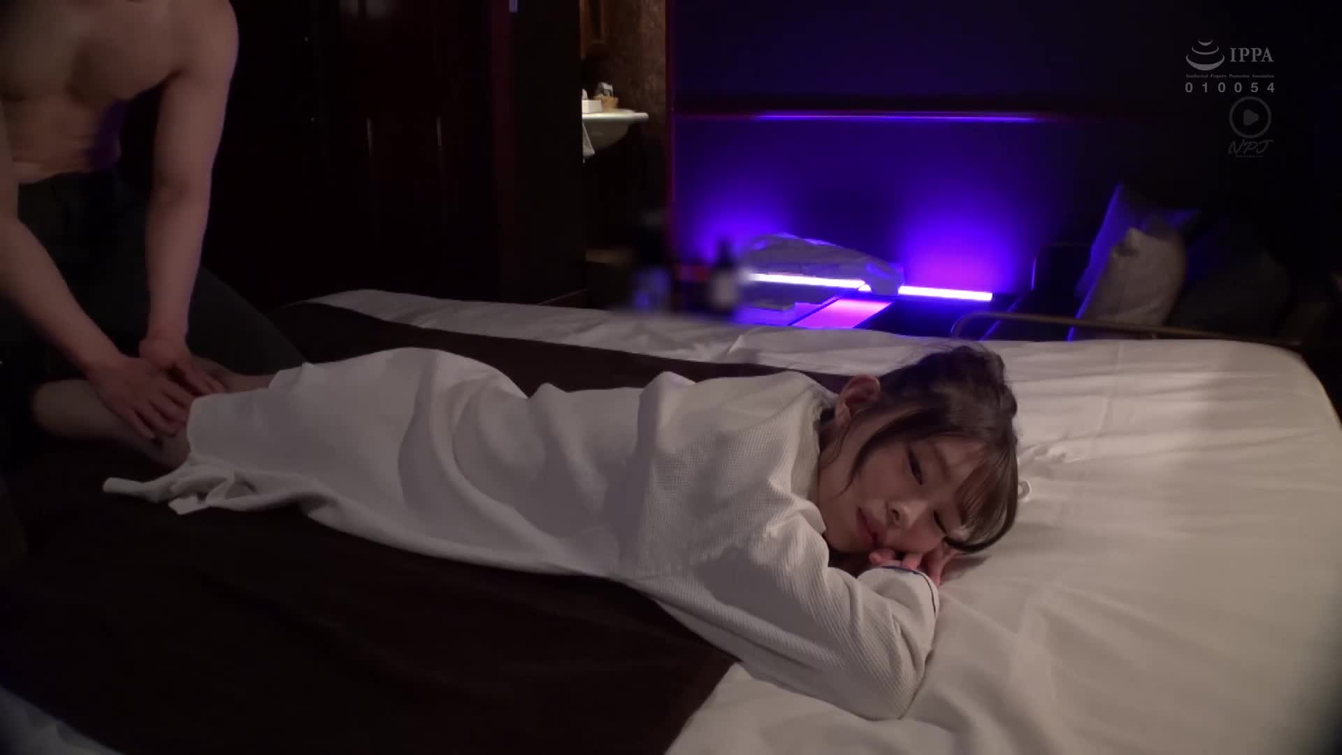 女性用風俗偷拍-帥哥治療師的技巧讓人忍不住想擁有並請求插入 - AV大平台 - 中文字幕，成人影片，AV，國產，線上看