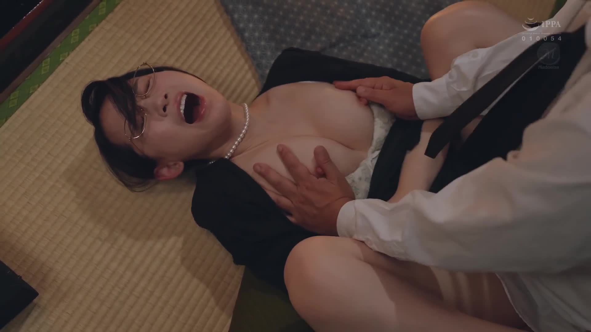 「其實是被強迫做的對吧…？」我暗戀的叔母· 水戶佳奈已經被附近的中年大叔攻陷了…。寡婦BSS ～原本要在一周忌表達情感卻早已被搶走～ 水戶香奈 - AV大平台 - 中文字幕，成人影片，AV，國產，線上看